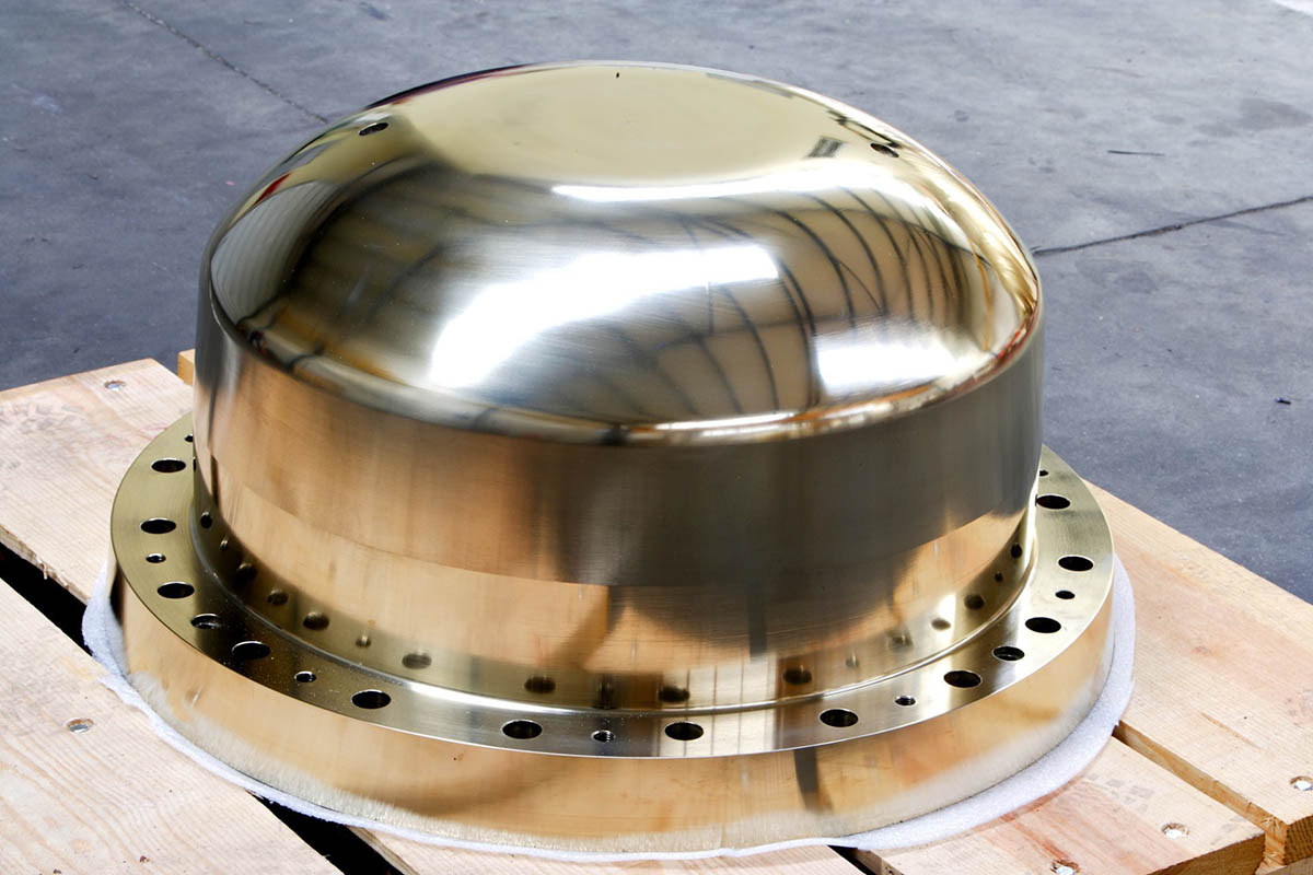 Polished bronze marine component at the Fundilusa foundry
